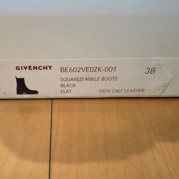 New Givenchy Squared Chelsea Ankle Boots Black Leather in size 38 - Picture 10 of 10